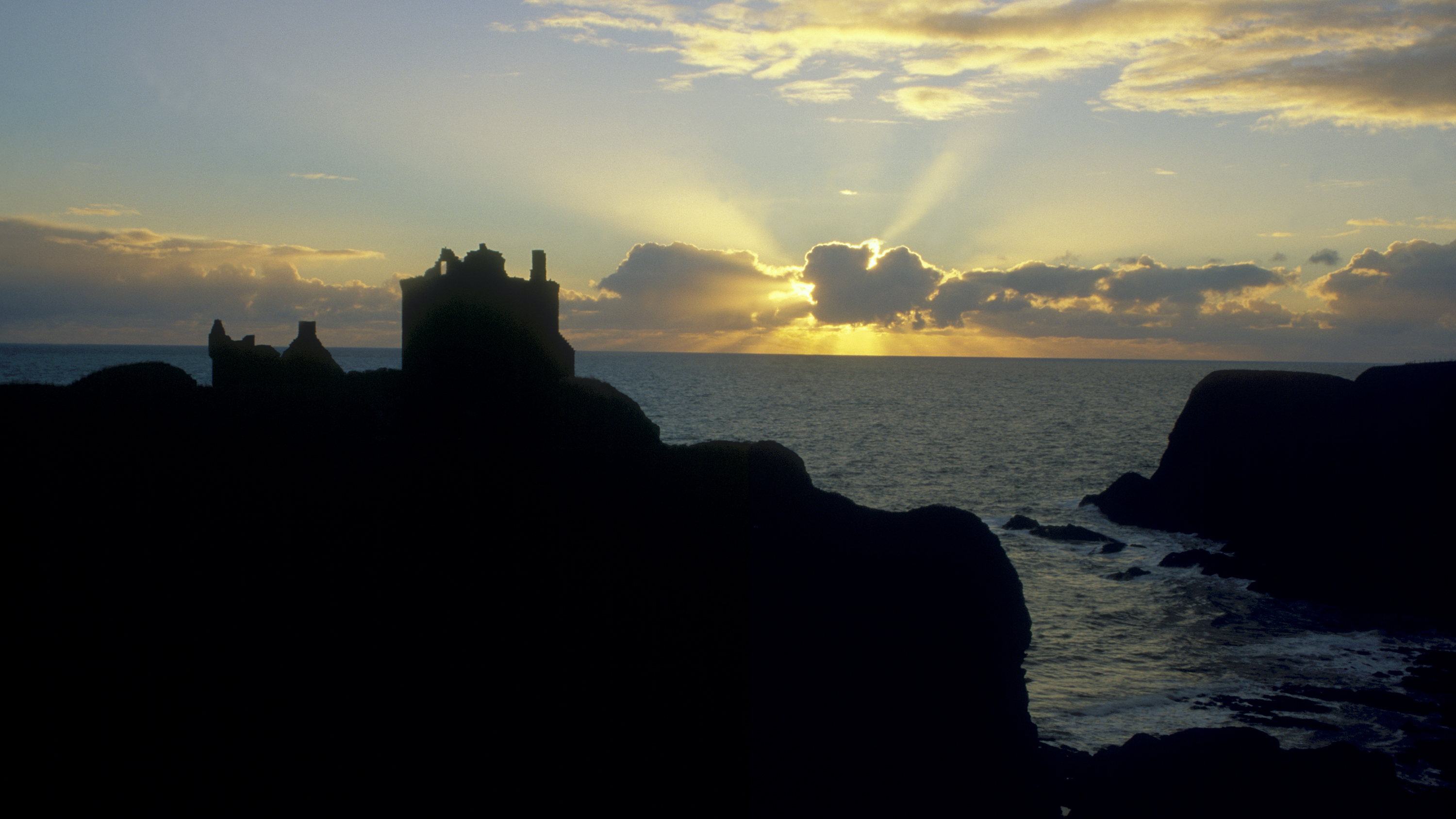 1996 Andy Hall, Dunnottar Sunrise 1.