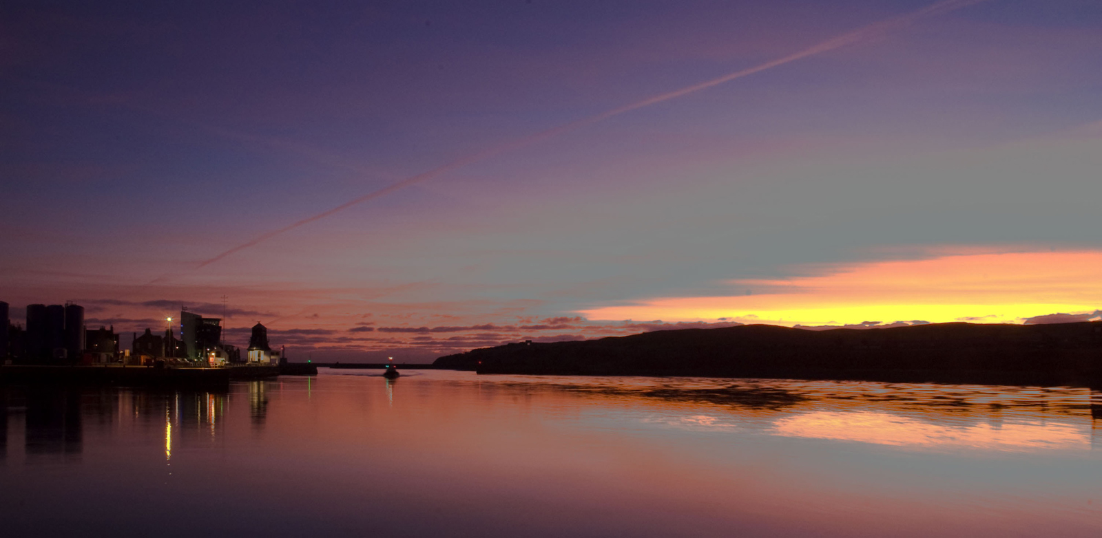 2011 Bruce McLeod, Aberdeen harbour sunrise