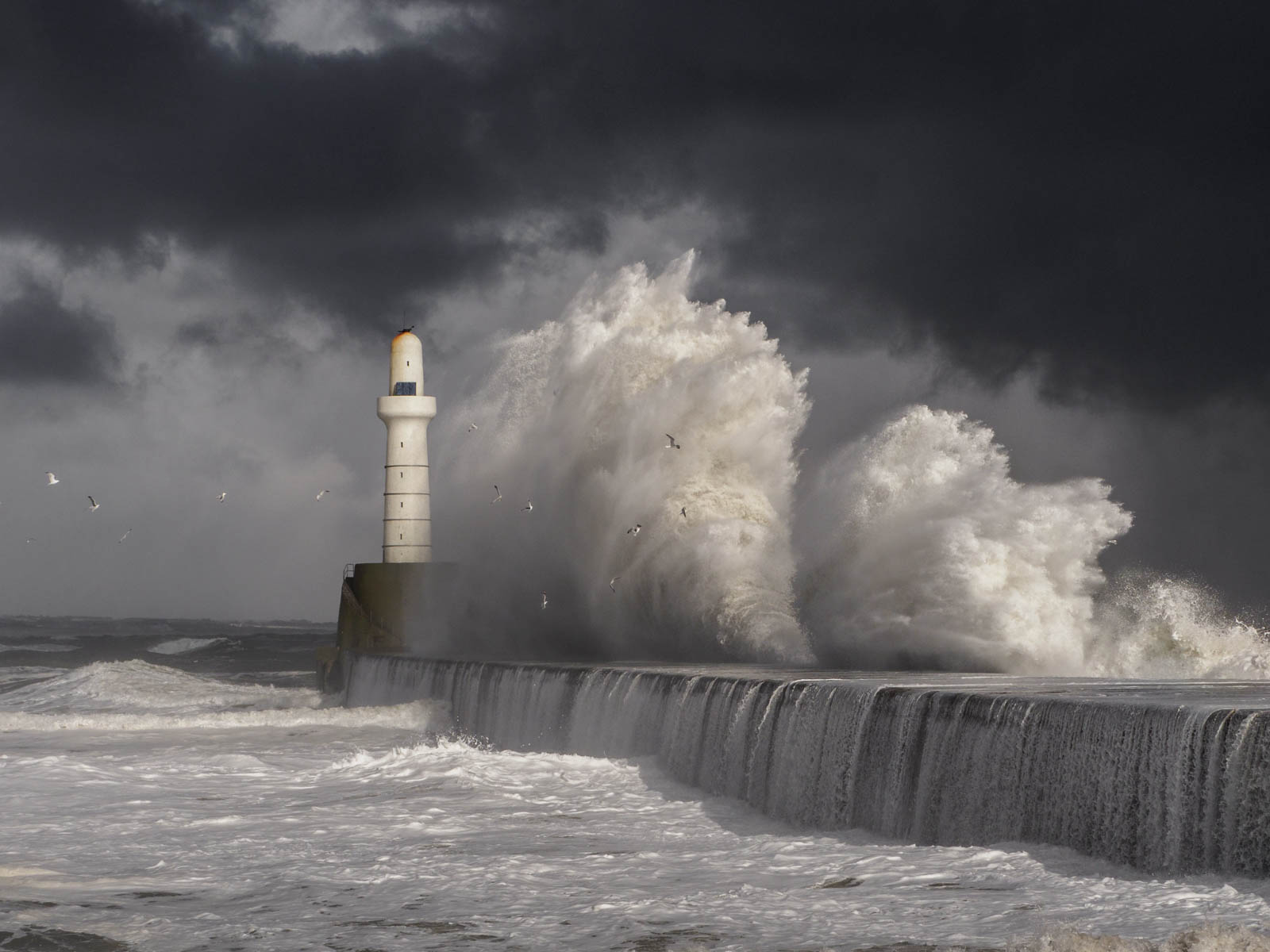 2020 John Burns, Breaking Waves